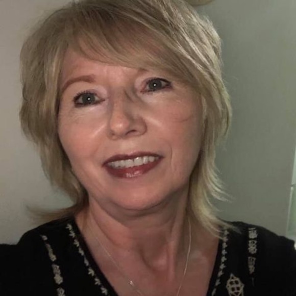 Meet your Posher, Shirley - Picture 1 of 1